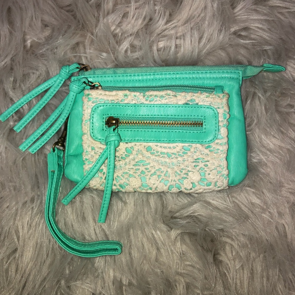 Spacious Mint Green with White Lace Wristlet!